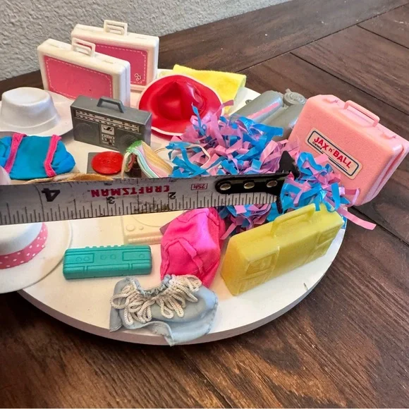 Vintage Barbie accessories Pom poms hats towel briefcases purse radio record - Picture 9 of 9